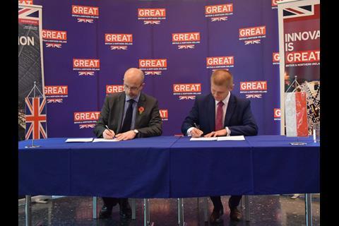 The British Embassy in Warszawa and the Polish Association of Local Government Carriers have signed a letter of intent to share best practice in the railway sector.